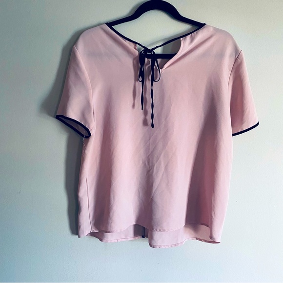 Forever 21 Women's Pink & Black Short Sleeve Shirt Blouse Top Size Medium - Picture 4 of 6